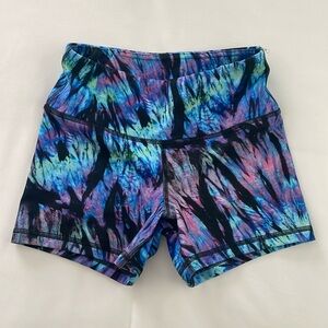 Flow high waist shorts - size small